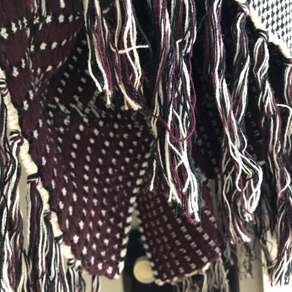 NWT LA Hearts knit poncho ❄️ - Picture 3 of 4